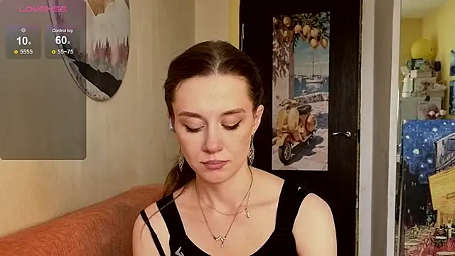 Snapshot of SkyHelen chatting on 06-12-26, 09:08 SkyHelen online show from 06-12-26, 09:08