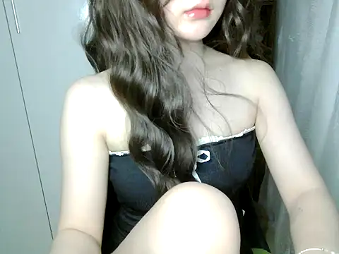 Snapshot of Annabelle-e chatting on 05-28-26, 07:44 Annabelle-e online show from 05-28-26, 07:44