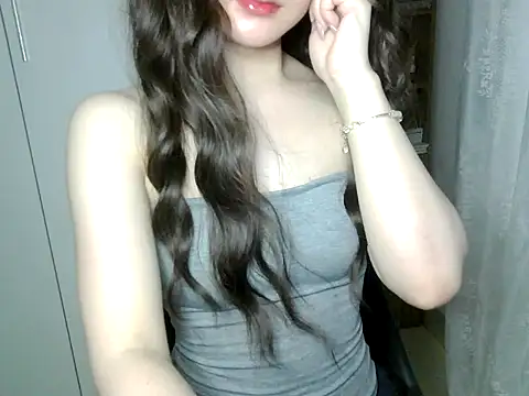 Snapshot of Annabelle-e chatting on 07-28-26, 06:20 Annabelle-e online show from 07-28-26, 06:20