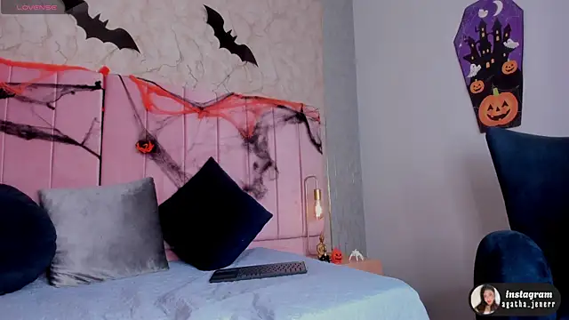 agatha jener online show from 10-11-25, 11:42