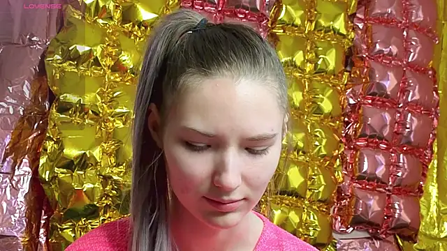  kikiclark   online show from 04-19-26, 01:21