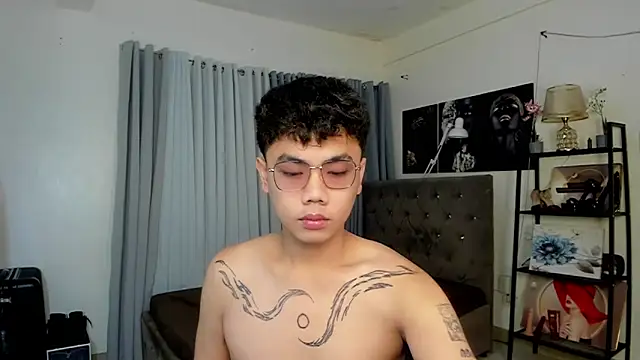 mightyhotcock online show from 10-20-25, 04:51