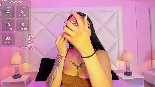 Miaa Smithh   online show from 04-23-26, 11:20