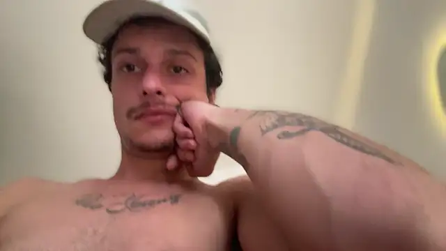 Snapshot of chrisalmeid_ chatting on 04-04-26, 10:46 chrisalmeid online show from 04-04-26, 10:46