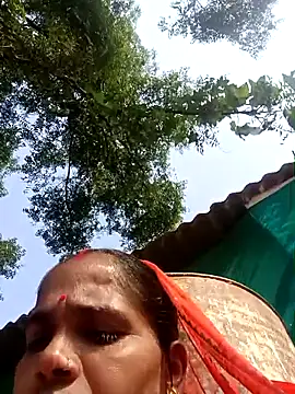 Snapshot of Hot-honi chatting on 11-06-25, 04:24 Hot-honi online show from 11-06-25, 04:24