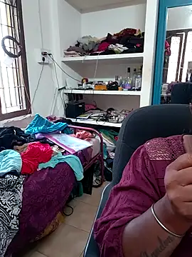 Snapshot of Tamil_Kavitha10 chatting on 04-23-26, 01:07 Tamil Kavitha10 online show from 04-23-26, 01:07