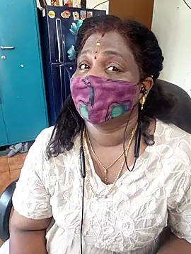 Snapshot of Tamil_Kavitha10 chatting on 04-27-26, 05:05 Tamil Kavitha10 online show from 04-27-26, 05:05