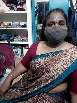 Snapshot of Tamil_Kavitha10 chatting on 05-02-26, 03:06 Tamil Kavitha10 online show from 05-02-26, 03:06