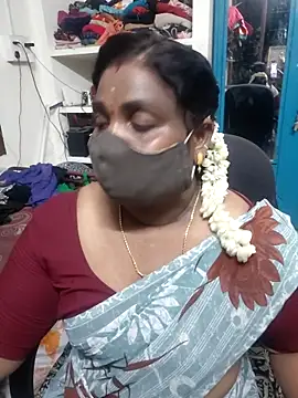 Snapshot of Tamil_Kavitha10 chatting on 05-18-26, 05:52 Tamil Kavitha10 online show from 05-18-26, 05:52