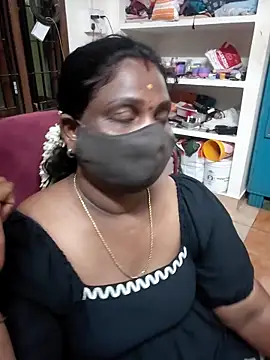 Snapshot of Tamil_Kavitha10 chatting on 06-03-26, 02:33 Tamil Kavitha10 online show from 06-03-26, 02:33