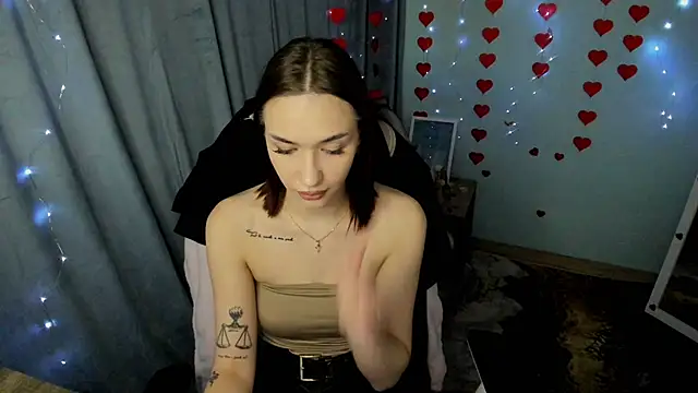 Snapshot of Bella_Night4 chatting on 03-21-26, 01:05 Bella Night4 online show from 03-21-26, 01:05