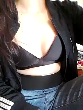 Snapshot of Handoo23 chatting on 10-07-25, 03:14 Handoo23 online show from 10-07-25, 03:14