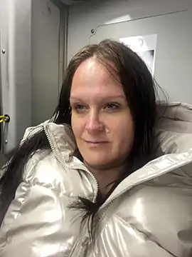 Snapshot of sinfful-secrets chatting on 12-02-25, 05:57 sinfful-secrets online show from 12-02-25, 05:57