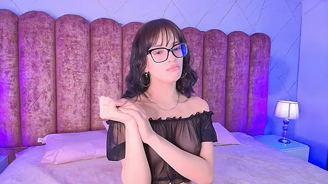 Snapshot of Sweet_1Angel chatting on 07-19-26, 03:43 Sweet 1Angel online show from 07-19-26, 03:43