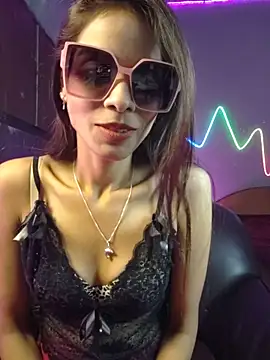 royeoy22 online show from 04-10-26, 09:47