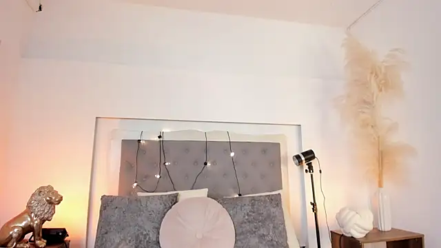 lea walkerr online show from 02-27-26, 08:09