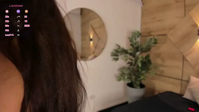 Vale Lux online show from 10-16-25, 02:07