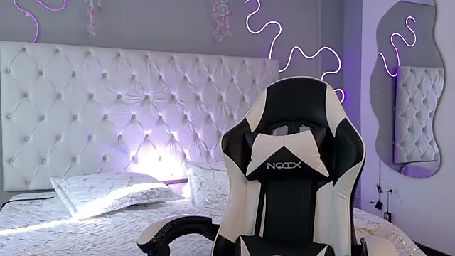 Emma visconti online show from 11-30-25, 12:42