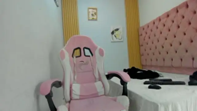 Jax Maliq online show from 10-22-25, 02:12