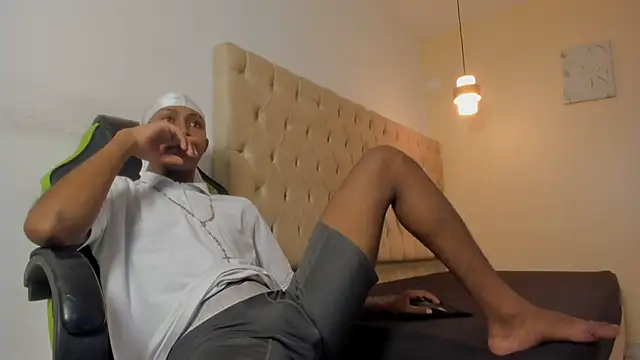 Jax Maliq online show from 11-15-25, 02:53