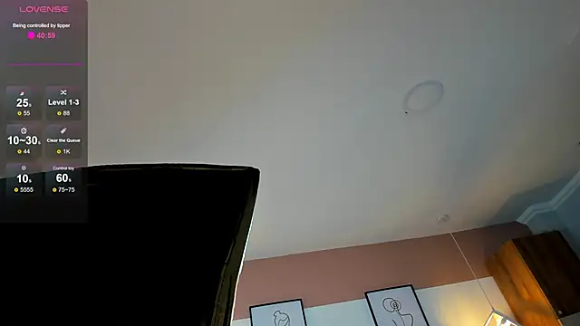 Mia Valentine  online show from 12-16-25, 08:14