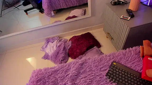 Mia Valentine  online show from 04-20-26, 08:10