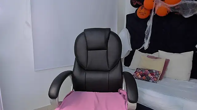 kate lua online show from 10-20-25, 12:27