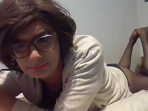Snapshot of Nady79xxx chatting on 11-15-25, 09:32 Nady79xxx online show from 11-15-25, 09:32