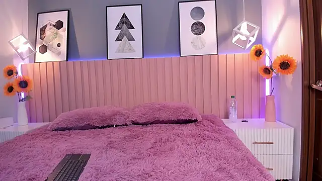 Nina Ford online show from 10-10-25, 03:27