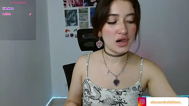 AlessandraLB online show from 09-18-25, 10:39