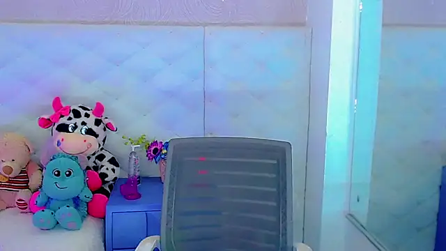 Snapshot of hanna_sweett34 chatting on 10-14-25, 08:15 hanna sweett34 online show from 10-14-25, 08:15