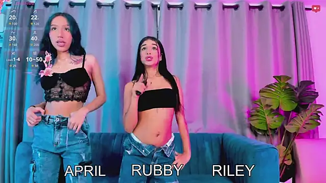 Evil Giirls online show from 10-11-25, 01:38