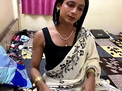 LuvLayla online show from 11-12-25, 08:30