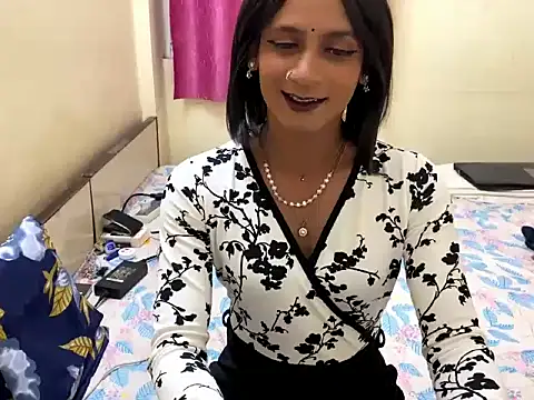 LuvLayla online show from 11-21-25, 06:17