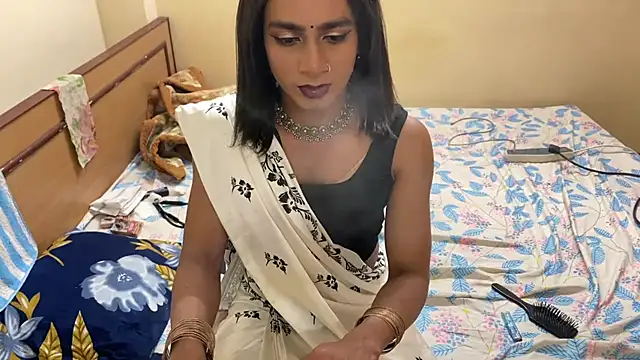 Snapshot of LuvLayla chatting on 02-18-26, 08:05 LuvLayla online show from 02-18-26, 08:05