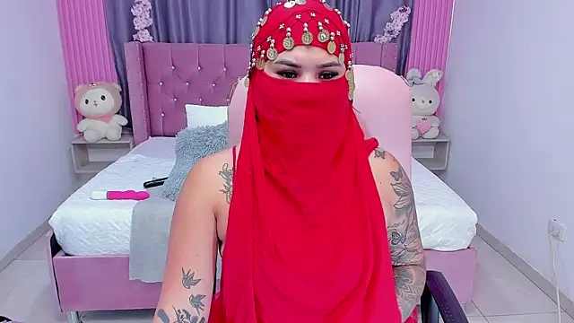 Nayla-Mouna online show from 09-19-25, 07:58