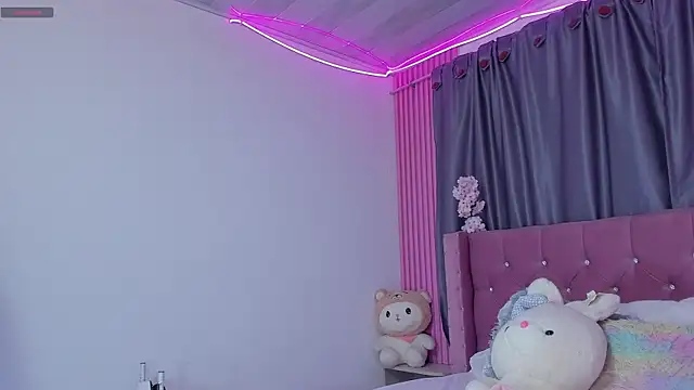 Nayla-Mouna online show from 02-07-26, 11:58