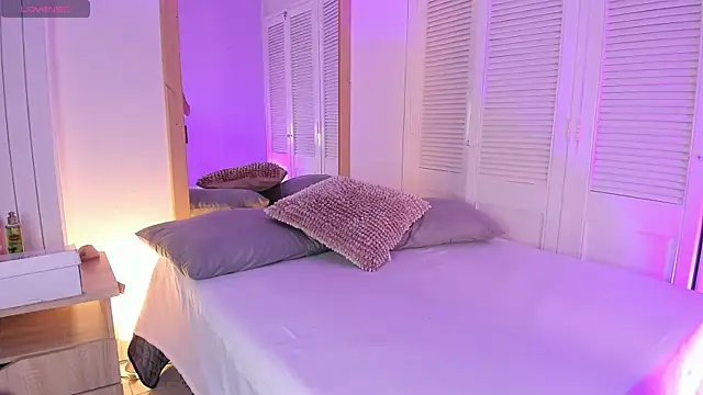 ALICESANDOVAL online show from 04-22-26, 11:12