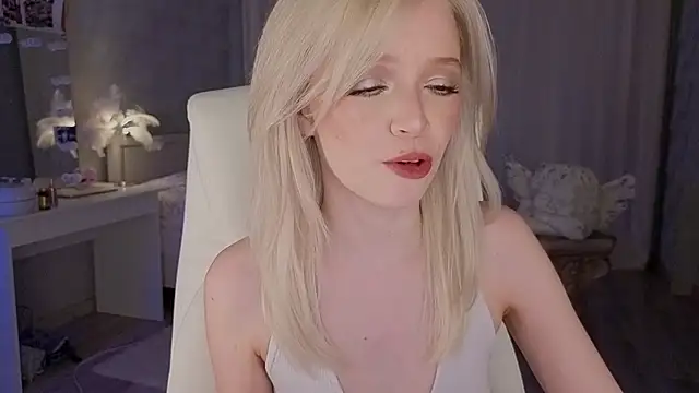 I am joss online show from 04-14-26, 09:32