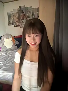 SarahBeii online show from 10-19-25, 03:07