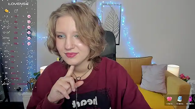 Hailey Foxy online show from 10-03-25, 08:44