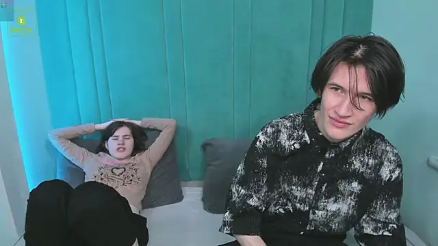 Snapshot of ViviaraNGendy chatting on 10-12-25, 10:47 ViviaraNGendy online show from 10-12-25, 10:47