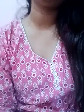 Snapshot of Queen_Pari87 chatting on 09-14-25, 10:25 Queen Pari87 online show from 09-14-25, 10:25