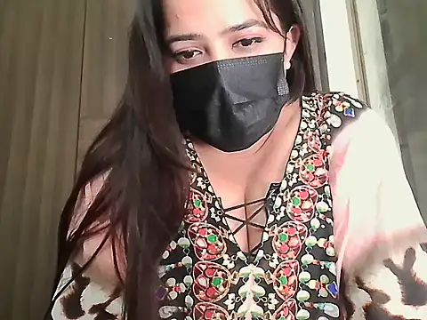 Snapshot of Queen_Pari87 chatting on 11-16-25, 08:53 Queen Pari87 online show from 11-16-25, 08:53