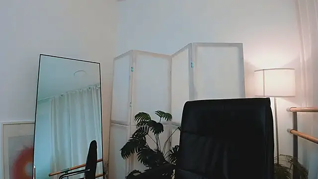 Lina Glow online show from 01-18-26, 06:50