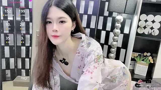 Yueyue-MM online show from 10-16-25, 12:11