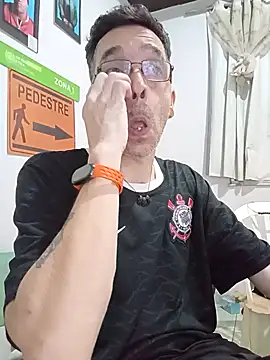 dinho carioca online show from 11-17-25, 03:51