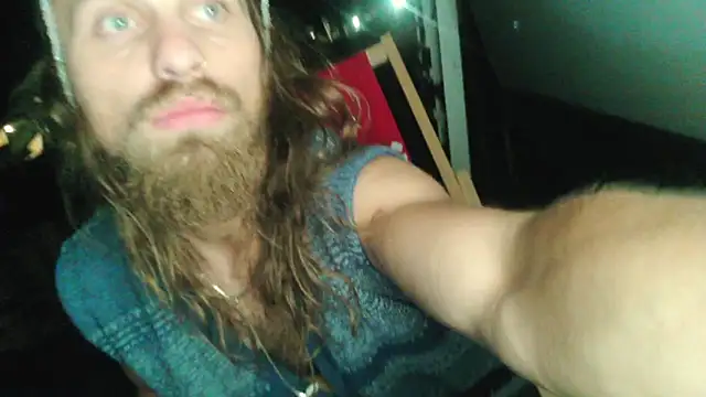 JuliCarl online show from 06-19-26, 02:16
