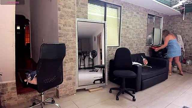  SARAI DUPONT online show from 04-12-26, 10:15