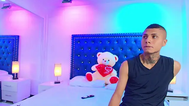 Damian and roxanne online show from 10-01-25, 12:33